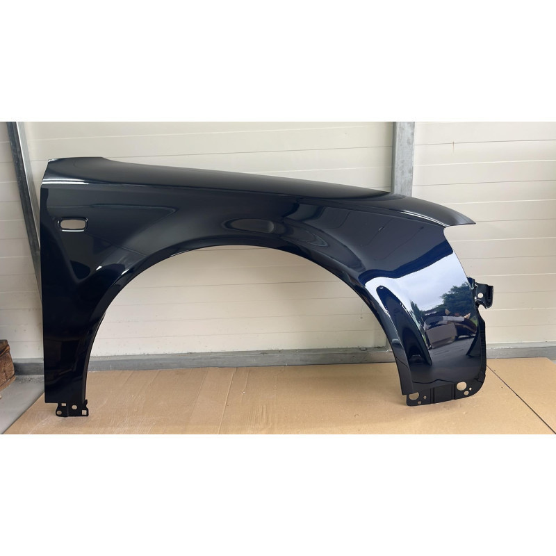 Audi A4 B6 Blotnik - LZ5L - Okazja/Nowy! Prawy