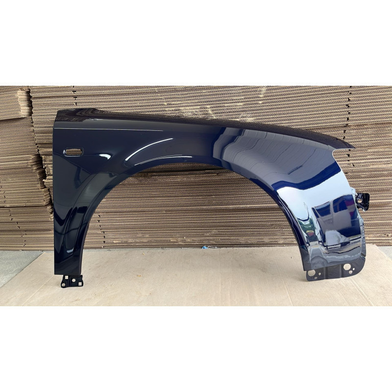 Audi A4 B6 Blotnik - LZ5J - Okazja/Nowy! Prawy