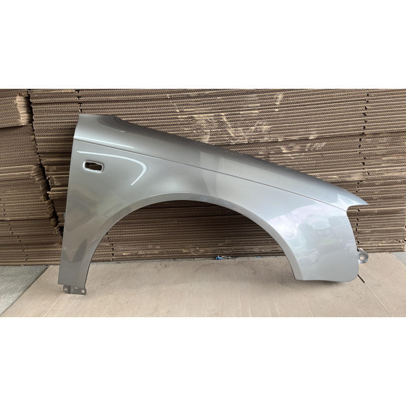 Audi A4 B7 Blotnik - LY7G- Prawy Ocynk/Nowy