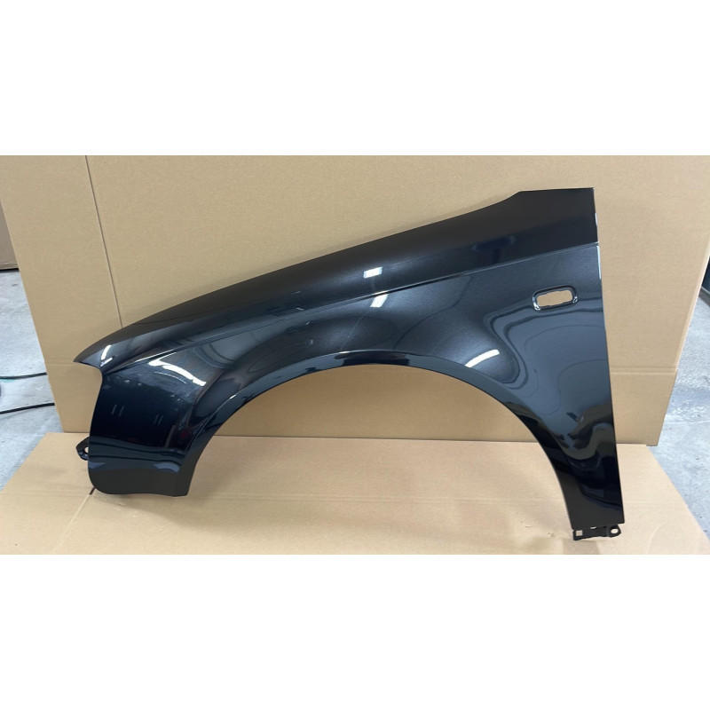 Audi A4 B7 Blotnik - LZ7L - Nowy/Ocynk Lewy